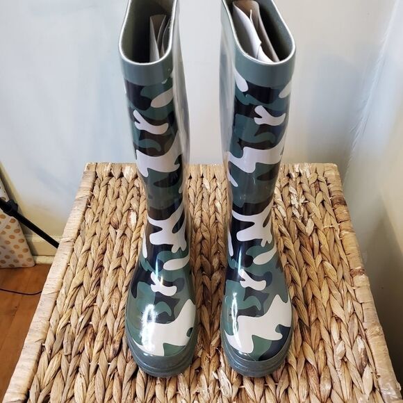 Camo Waterproof Rain Boots - Picture 5 of 15